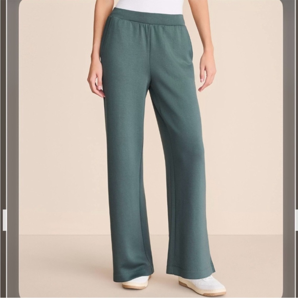 Lou & Grey Scubasoft Side Slit Straight Leg Pants in Deep Delphinium Size XS - Picture 2 of 3